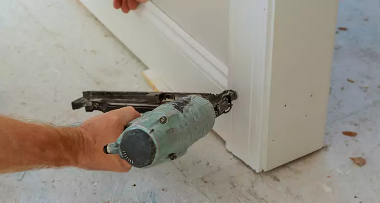 Fix Garage Door Panel in Fountainebleau, FL