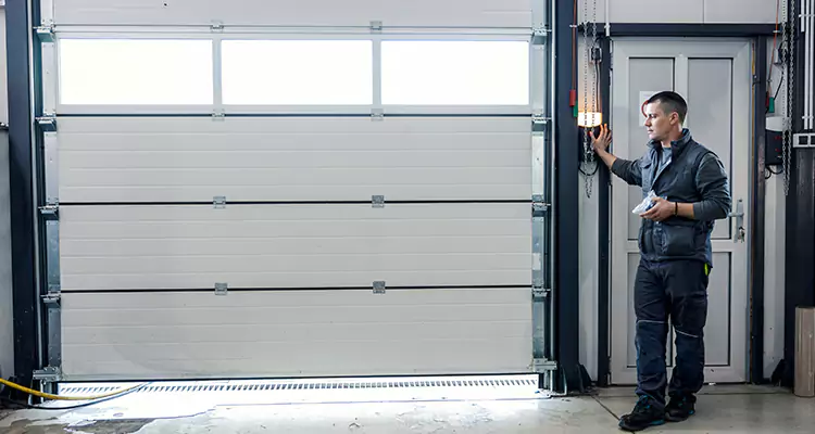 Modern Overhead Door Repair in Fountainebleau, FL
