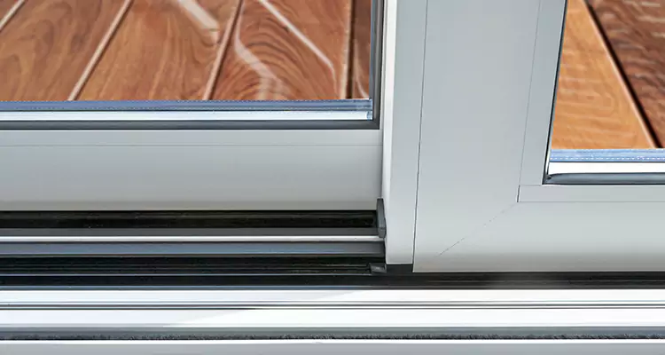Patio Doors Leaking Water Issue Repair Services in Fountainebleau, FL