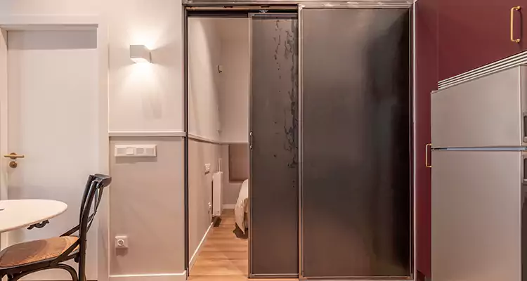 We Fix Closet Sliding Door in Fountainebleau, FL 