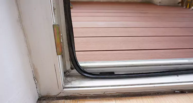 Why Choose Us for Leaking Sliding Glass Door Repair in Fountainebleau, FL?