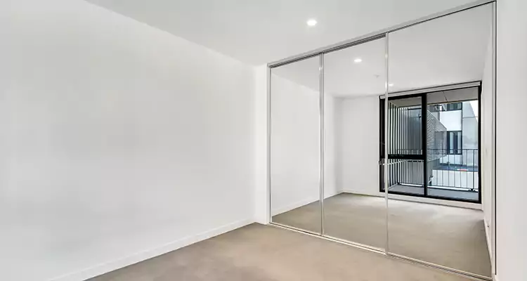 Why Homeowners Choose Us for Sliding Mirror Door Replacement in Fountainebleau, FL