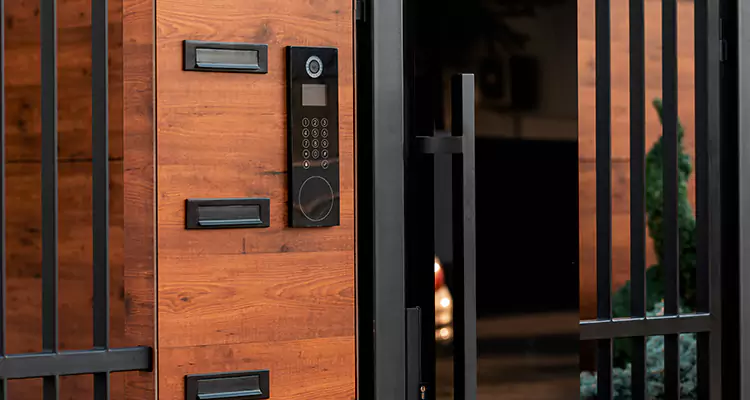 Automatic Door Maintenance in Fountainebleau, FL