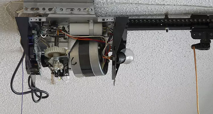 Garage Door Motor Replacement in Fountainebleau, FL