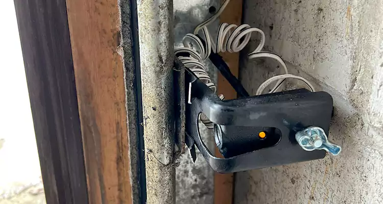 Fix Broken Garage Door Sensor in Fountainebleau, FL