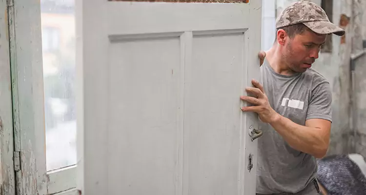 Home Front Door Replacement in Fountainebleau, FL