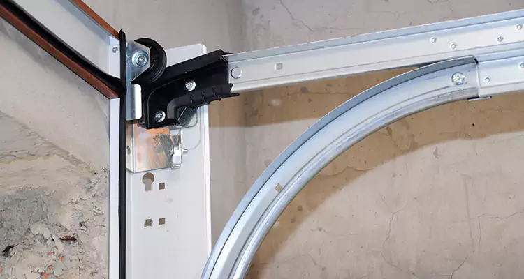 Maintain Liftmaster Garage Door Off Track in Fountainebleau, FL