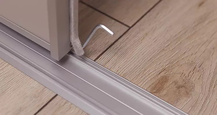 Squeaky Sliding Door Repair in Fountainebleau, FL