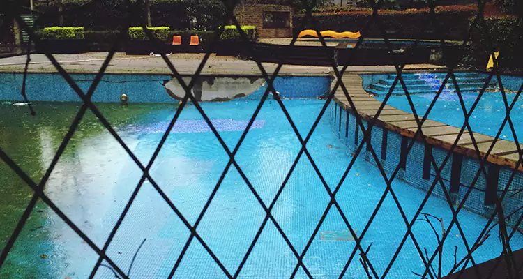 Lanai Screen Repair in Fountainebleau, FL