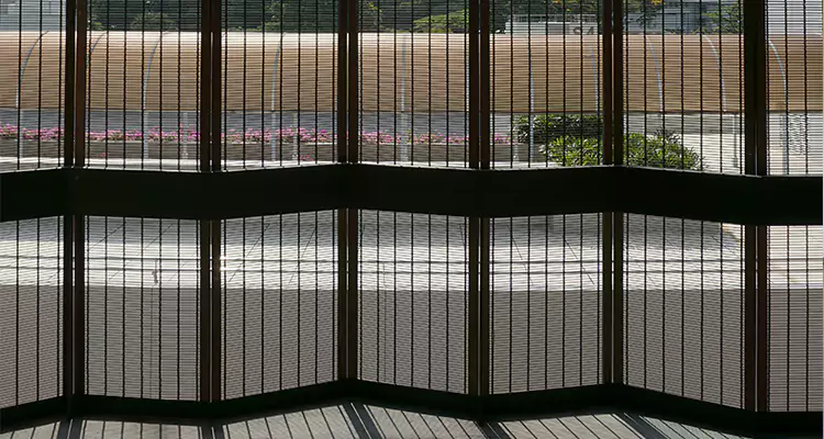 Front Screen Door Repair in Fountainebleau, FL
