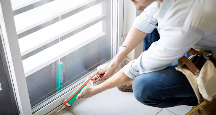 Dap Window Caulk Repair in Fountainebleau, FL